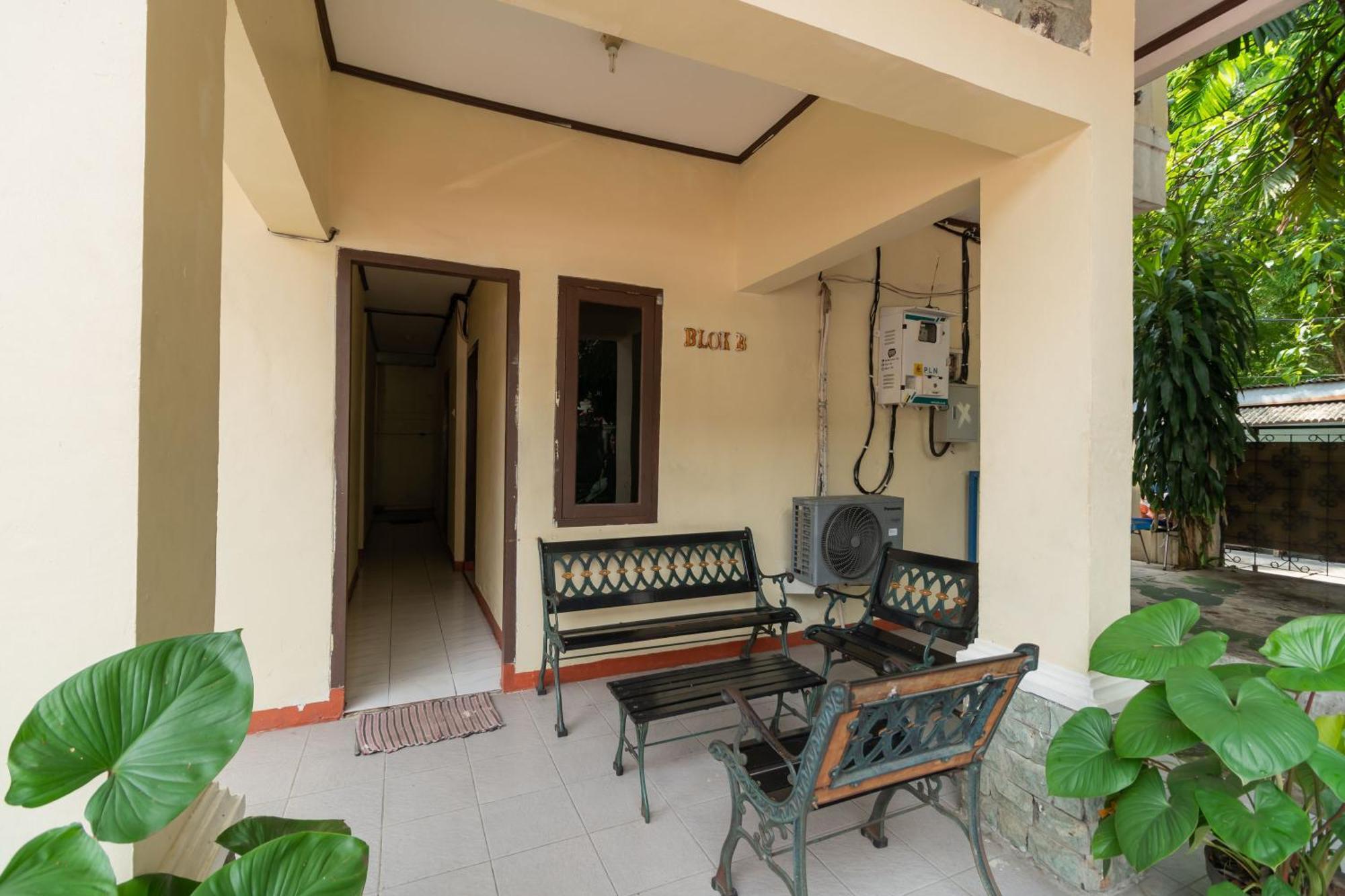 ג'קרטה Reddoorz Near Pondok Indah Water Park מראה חיצוני תמונה